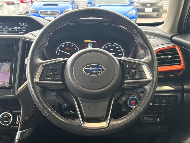 �y�����v�����X�e�A�����O�z�㎿�Ȋv���g�p���邱�ƂŁA��ɂ����������݂ƂĂ��^�]���₷���n���h���ł���