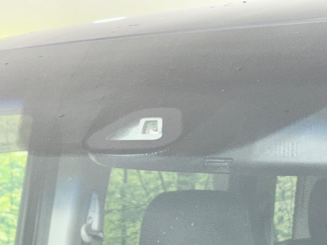 �y�z���_�Z���V���O�z���s���ɑO���̎ԗ�����F�����A�Փ˂������Ȏ��͌x��ƃu���[�L�ŏՓˉ���Ɣ�Q�y�����A�V�X�g�B�����S�Ƀh���C�u�����y���݂��������܂��B