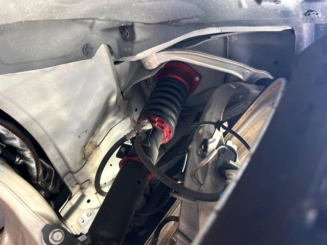 �y�ԍ����z�ԍ����Ⴍ�Ȃ�A�X�^�C���b�V���Ȍ����ڂƂȂ��Ă���܂��B�ԗ��̏d�S�������鎖�ŁA���s���̈��萫�����サ�܂���