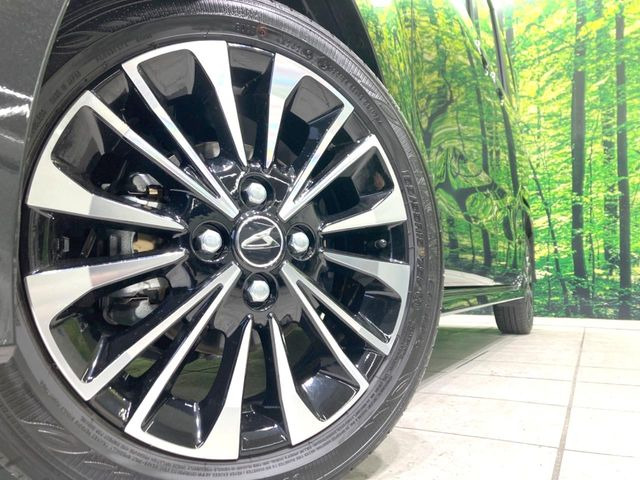 �y����15�C���`�A���~�z�C�[���z�O�ςɃ}�b�`���������A���~�z�C�[���𑕒����Ă���܂��B�e��ЊO�A���~�z�C�[����A�X�^�b�h���X�^�C�����戵�����Ă���܂��B���񂲑��k����������