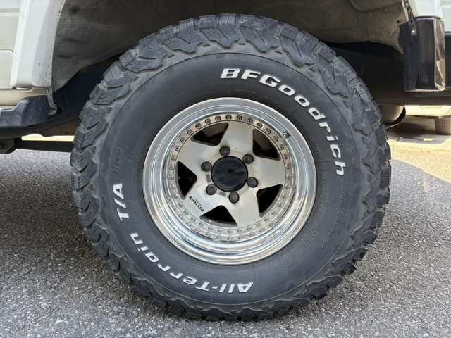 気になるお車がありましたら右の電話番号から直接お店にお問い合わせください。支払方法から車両情報、状態までなんでもご説明させて頂きます。スタッフ一同ご連絡お待ちしております。