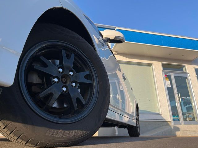 �y15�C���`�A���~�z�C�[���z�O�ςɃ}�b�`�����A���~�z�C�[���𑕒����Ă���܂��B�e��A���~�z�C�[����A�X�^�b�h���X�^�C�����戵�����Ă���܂��B���񂲑��k����������