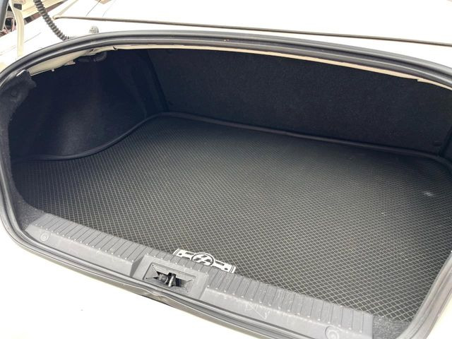 ���i�̂���������ʋ΁A���}���ɏ\���ȉ׎��X�y�[�X���m�ۂ��Ă���܂��B