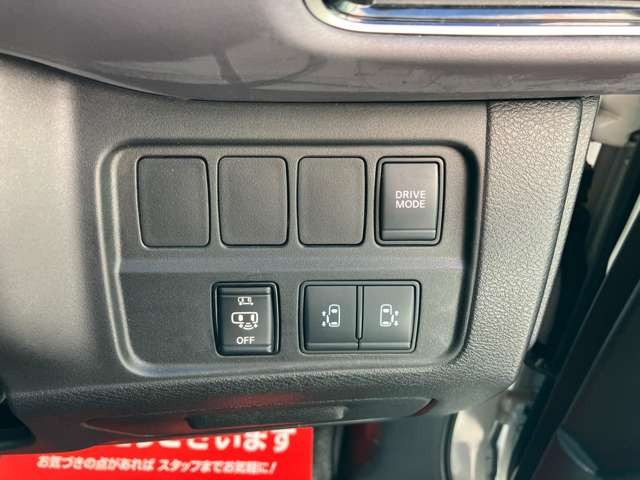 両側電動パワースライドドア