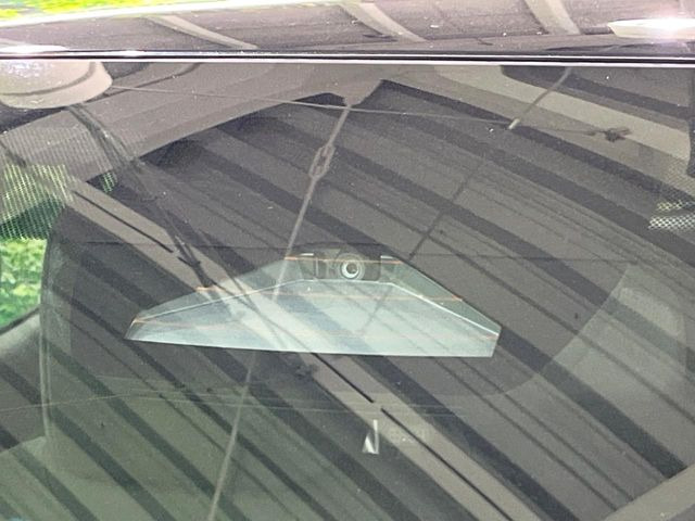 �y�g���^�Z�[�t�e�B�Z���X�z���s���ɑO���̎ԗ�����F�����A�Փ˂������Ȏ��͌x��ƃu���[�L�ŏՓˉ���Ɣ�Q�y�����A�V�X�g�B�����S�Ƀh���C�u�����y���݂��������܂��B