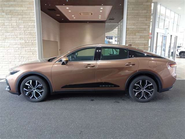 クラウンクロスオーバー2.5 G E-Four 4WD