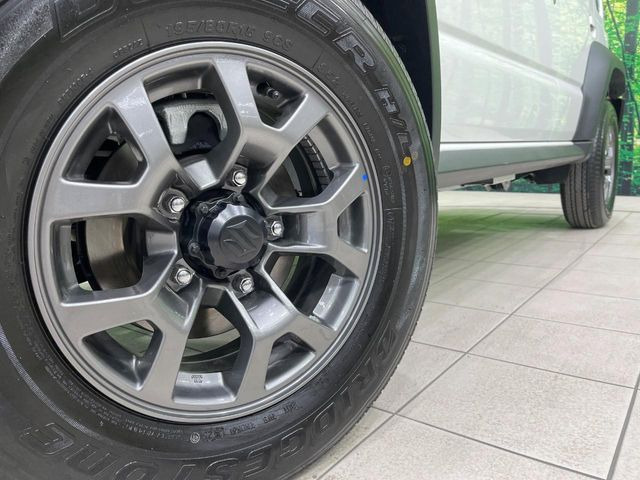 �y����15�C���`�A���~�z�C�[���z�O�ςɃ}�b�`���������A���~�z�C�[���𑕒����Ă���܂��B�e��ЊO�A���~�z�C�[����A�X�^�b�h���X�^�C�����戵�����Ă���܂��B���񂲑��k����������