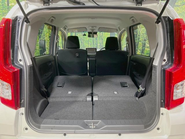 ���i�̂���������ʋ΁A���}���ɏ\���ȉ׎��X�y�[�X���m�ۂ��Ă���܂��B�Z�J���h�V�[�g��|���ƁA�傫�ȉו��̐ύڂ��\�ł���