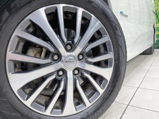 �y����16�C���`�A���~�z�C�[���z�O�ςɃ}�b�`���������A���~�z�C�[���𑕒����Ă���܂��B�e��ЊO�A���~�z�C�[����A�X�^�b�h���X�^�C�����戵�����Ă���܂��B���񂲑��k����������