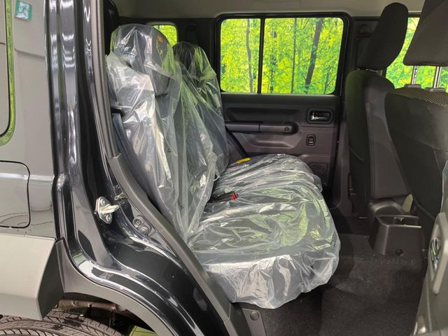 ���i���ȃI���W�i���t���A�}�b�g���I�v�V�����ɂĂ��p�ӂ��Ă���܂��B���D���ȃf�U�C����J���[�����Ԃɍ��킹�đI��ł����������Ƃ��ł��܂���