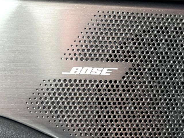 �yBOSE�T�E���h�V�X�e���z���[�J�[�I�v�V�����̍��i�ʃT�E���h�V�X�e���𓋍ځB��p�̃`���[�j���O���{���ꂽ�召�l�X�ȃX�s�[�J�[����ǎ��ȃT�E���h���t�ł��A�Տꊴ���ӂ�鉹����Ԃ����o���܂��B