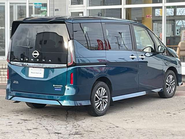 セレナ1.4 e-4ORCE ハイウェイスターV 4WD