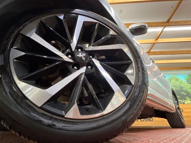 �y����20�C���`�A���~�z�C�[���z�O�ςɃ}�b�`���������A���~�z�C�[���𑕒����Ă���܂��B�e��ЊO�A���~�z�C�[����A�X�^�b�h���X�^�C�����戵�����Ă���܂��B���񂲑��k����������