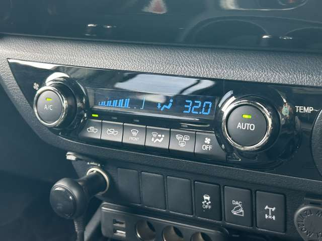 お電話・メールにてご質問・ご相談などお気軽にしてください^^もちろんご来店していただき、直接お車をご覧になってください。試乗もご対応させていただきますので、スタッフ一同お待ちしております。