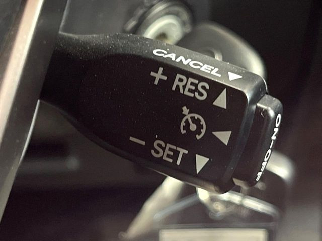 �y�N���[�Y�R���g���[���z�������H�����N���N���s�B�A�N�Z���𗣂��Ă���葬�x�ő��s���ł��A�������^�]���̕��S���y��!�����E�������ȒP�ȃX�C�b�`����Œ����ł��܂��B