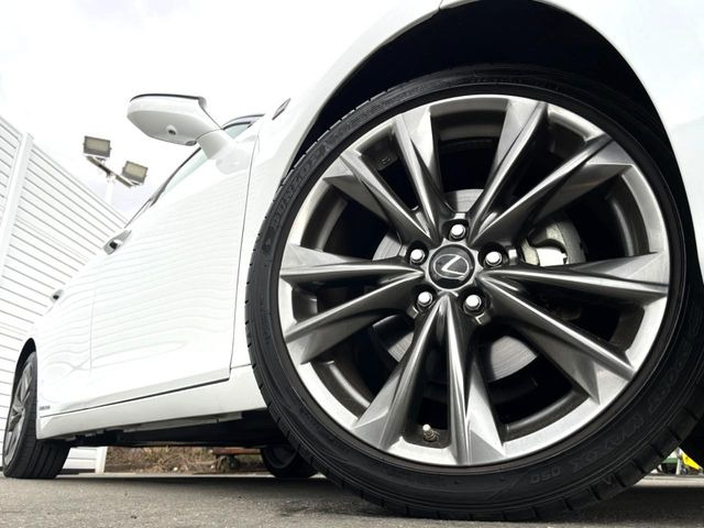 �y����19�C���`�A���~�z�C�[���z�O�ςɃ}�b�`���������A���~�z�C�[���𑕒����Ă���܂��B�e��ЊO�A���~�z�C�[����A�X�^�b�h���X�^�C�����戵�����Ă���܂��B���񂲑��k����������