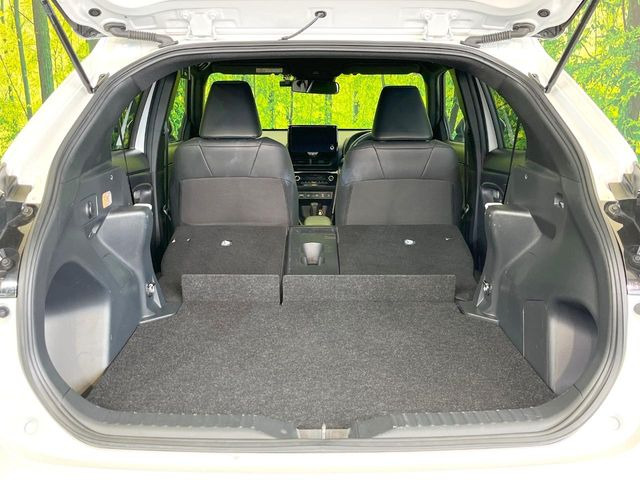 ���i�̂���������ʋ΁A���}���ɏ\���ȉ׎��X�y�[�X���m�ۂ��Ă���܂��B�Z�J���h�V�[�g��|���ƁA�傫�ȉו��̐ύڂ��\�ł���