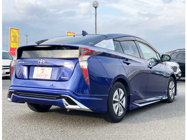 プリウス1.8 A プレミアム E-Four 4WD