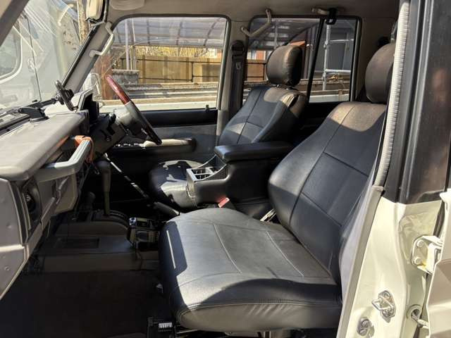 気になるお車がありましたら右の電話番号から直接お店にお問い合わせください。支払方法から車両情報、状態までなんでもご説明させて頂きます。スタッフ一同ご連絡お待ちしております。