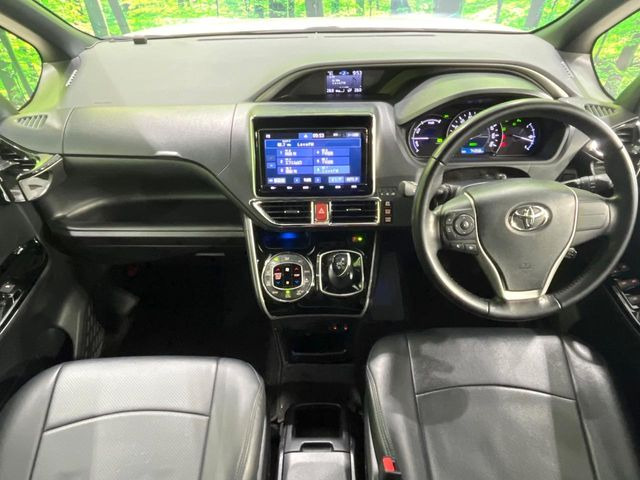 ヴォクシー1.8 ハイブリッド ZS 煌II