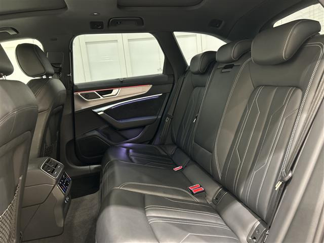 A6アバント45 TFSI クワトロ スポーツ 4WD