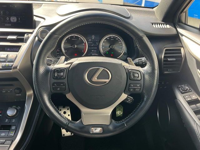 �y�����v�����X�e�A�����O�z�㎿�Ȋv���g�p���邱�ƂŁA��ɂ����������݂ƂĂ��^�]���₷���n���h���ł���