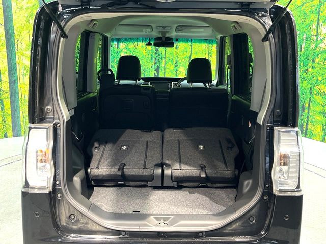 ���i�̂���������ʋ΁A���}���ɏ\���ȉ׎��X�y�[�X���m�ۂ��Ă���܂��B�Z�J���h�V�[�g��|���ƁA�傫�ȉו��̐ύڂ��\�ł���