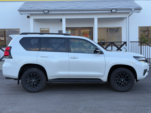 ランドクルーザープラド2.7 TX Lパッケージ マットブラック エディション 4WD