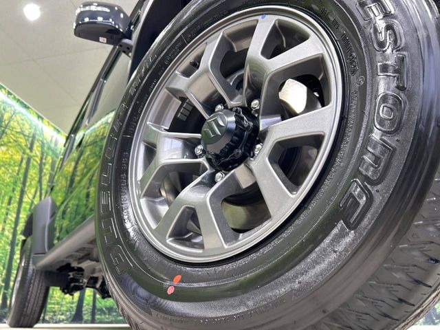 �y����15�C���`�A���~�z�C�[���z�O�ςɃ}�b�`���������A���~�z�C�[���𑕒����Ă���܂��B�e��ЊO�A���~�z�C�[����A�X�^�b�h���X�^�C�����戵�����Ă���܂��B���񂲑��k����������