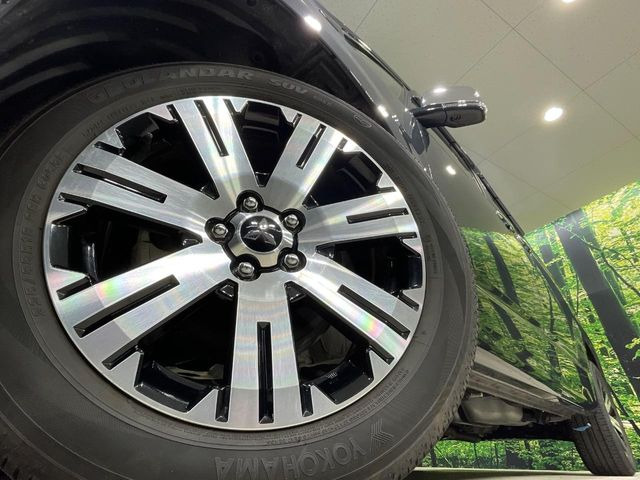 �y����18�C���`�A���~�z�C�[���z�O�ςɃ}�b�`���������A���~�z�C�[���𑕒����Ă���܂��B�e��ЊO�A���~�z�C�[����A�X�^�b�h���X�^�C�����戵�����Ă���܂��B���񂲑��k����������