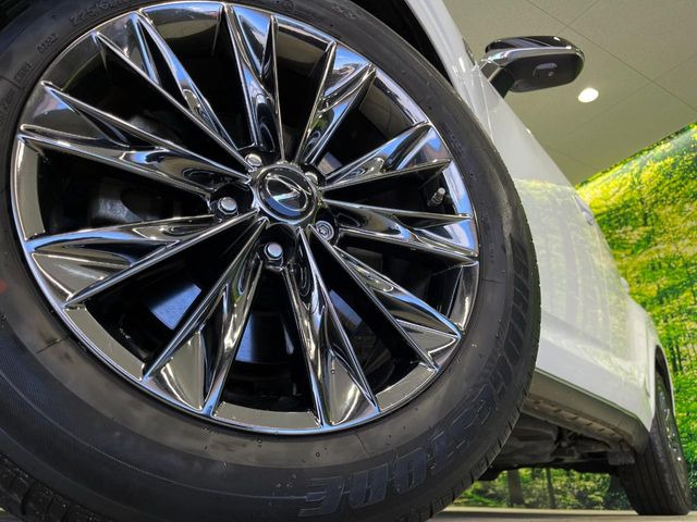 �y����18�C���`�A���~�z�C�[���z�O�ςɃ}�b�`���������A���~�z�C�[���𑕒����Ă���܂��B�e��ЊO�A���~�z�C�[����A�X�^�b�h���X�^�C�����戵�����Ă���܂��B���񂲑��k����������