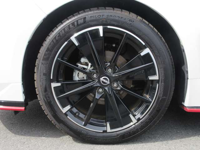 ノートオーラ1.2 NISMO チューンド e-POWER 4WD