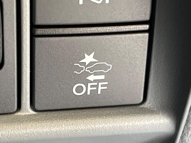 �y�z���_�Z���V���O�z���s���ɑO���̎ԗ�����F�����A�Փ˂������Ȏ��͌x��ƃu���[�L�ŏՓˉ���Ɣ�Q�y�����A�V�X�g�B�����S�Ƀh���C�u�����y���݂��������܂��B