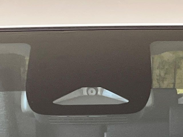 �y�g���^�Z�[�t�e�B�Z���X�z���s���ɑO���̎ԗ�����F�����A�Փ˂������Ȏ��͌x��ƃu���[�L�ŏՓˉ���Ɣ�Q�y�����A�V�X�g�B�����S�Ƀh���C�u�����y���݂��������܂��B