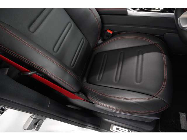 �{�v�V�[�g�ɂȂ��Ă���u���b�N����Ƃ��A���b�h�X�e�b�`���{����X�|�[�c�������o���Ă���܂��B