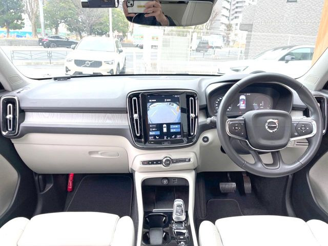 XC40リチャージ プラグイン ハイブリッド T5 インスクリプション