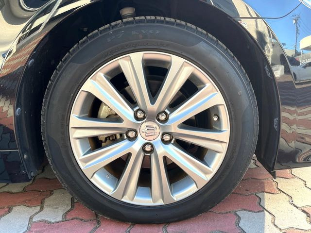 �y����17�C���`�A���~�z�C�[���z�O�ςɃ}�b�`���������A���~�z�C�[���𑕒����Ă���܂��B�e��ЊO�A���~�z�C�[����A�X�^�b�h���X�^�C�����戵�����Ă���܂��B���񂲑��k����������