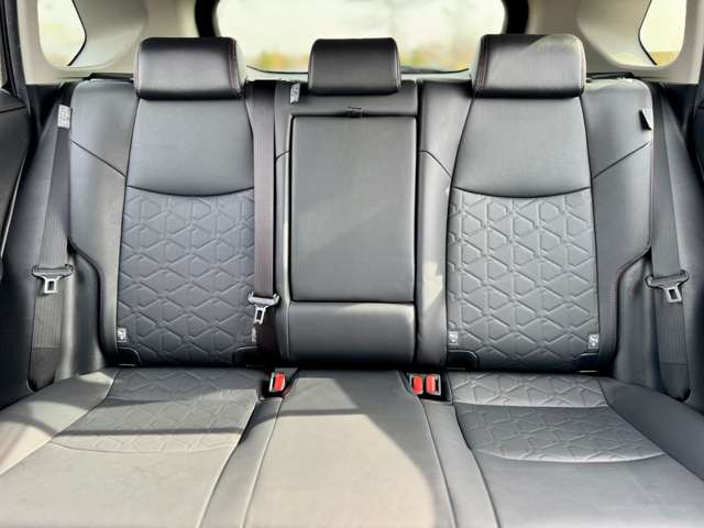 20代中心の若いスタッフがご対応させていただきます!お客様のご希望に添えるよう努めてまいりますので、宜しくお願い致します。自社整備工場も完備しご納車後のアフターメンテナンスもお気軽にご相談くださいませ。