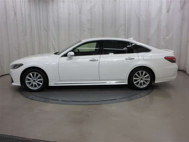 クラウンハイブリッド 2.5 RS アドバンス Four 4WD