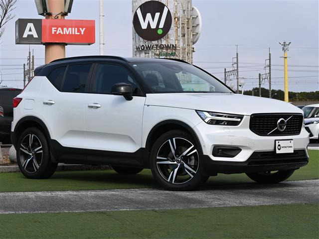XC40B4 AWD Rデザイン 4WD