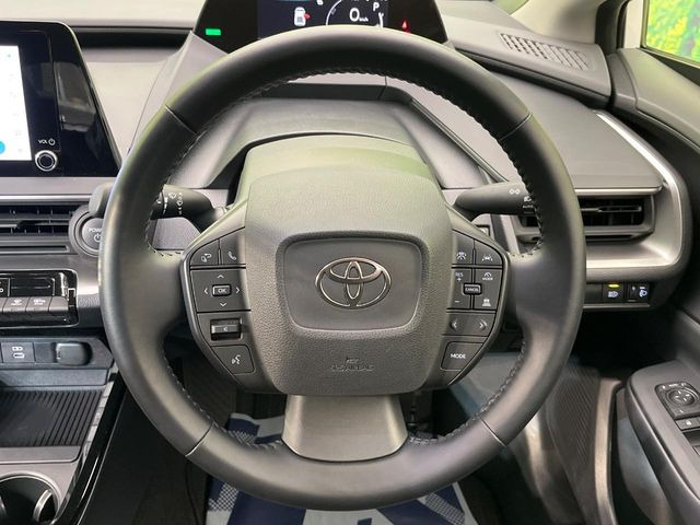 �y�����v�����X�e�A�����O�z�㎿�Ȋv���g�p���邱�ƂŁA��ɂ����������݂ƂĂ��^�]���₷���n���h���ł���