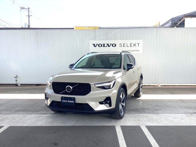 XC40ウルトラ B4 AWD ダークエディション 4WD
