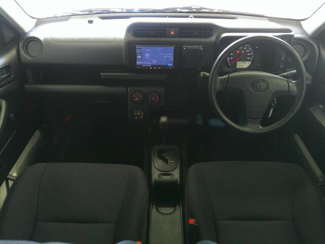 ���O���̐��|�E�K���X�n�{�f�B�R�[�e�B���O��CAR�N���[�j���O���Ǝ҂��{�H�������܂��̂ő�ϐ����B�I���b�N�X�����Ԃł݂͂Ȃ��܂ɉ��K�ȃh���C�u�����񑩁B