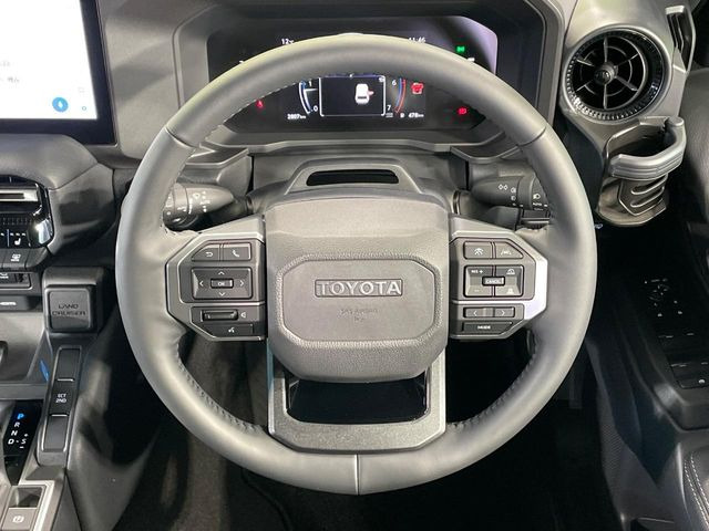 �y�����v�����X�e�A�����O�z�㎿�Ȋv���g�p���邱�ƂŁA��ɂ����������݂ƂĂ��^�]���₷���n���h���ł���