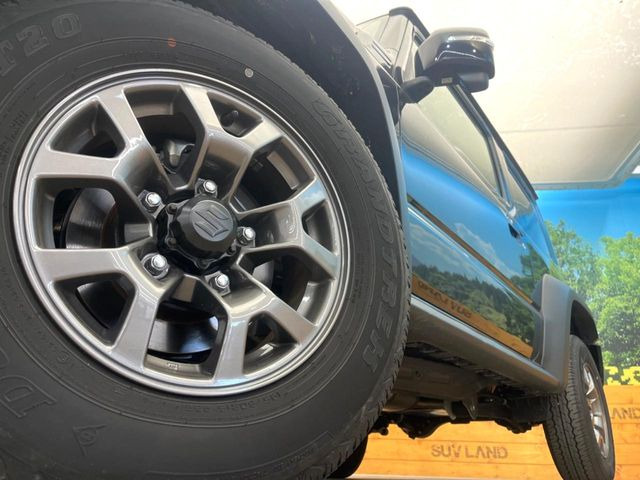 �y����15�C���`�A���~�z�C�[���z�O�ςɃ}�b�`���������A���~�z�C�[���𑕒����Ă���܂��B�e��ЊO�A���~�z�C�[����A�X�^�b�h���X�^�C�����戵�����Ă���܂��B���񂲑��k����������