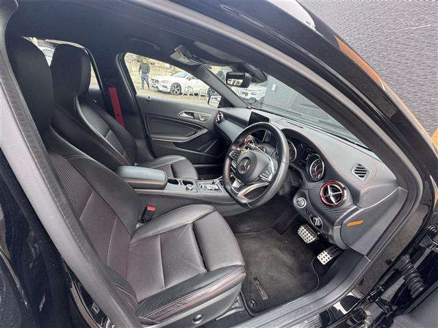 AクラスAMG A45 4マチック 4WD