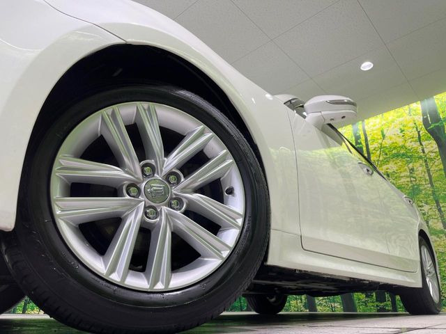 �y����17�C���`�A���~�z�C�[���z�O�ςɃ}�b�`���������A���~�z�C�[���𑕒����Ă���܂��B�e��ЊO�A���~�z�C�[����A�X�^�b�h���X�^�C�����戵�����Ă���܂��B���񂲑��k����������