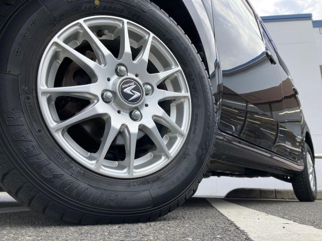 �y13�C���`�A���~�z�C�[���z�O�ςɃ}�b�`�����A���~�z�C�[���𑕒����Ă���܂��B�e��A���~�z�C�[����A�X�^�b�h���X�^�C�����戵�����Ă���܂��B���񂲑��k����������