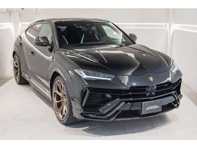 ウルスペルフォルマンテ 4WD