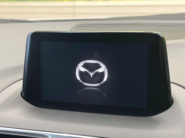 �y�}�c�_�R�l�N�g�i�r�z�ԓ��̕��͋C�Ƀ}�b�`������̌^�^�C�v�̃i�r�B�e����q�ݒ��Bluetooth�Đ����A�l�X�ȋ@�\���y���߂܂��B�����I�ȃ_�C�������삪�\�ŁA�g��������ǍD�ł��B